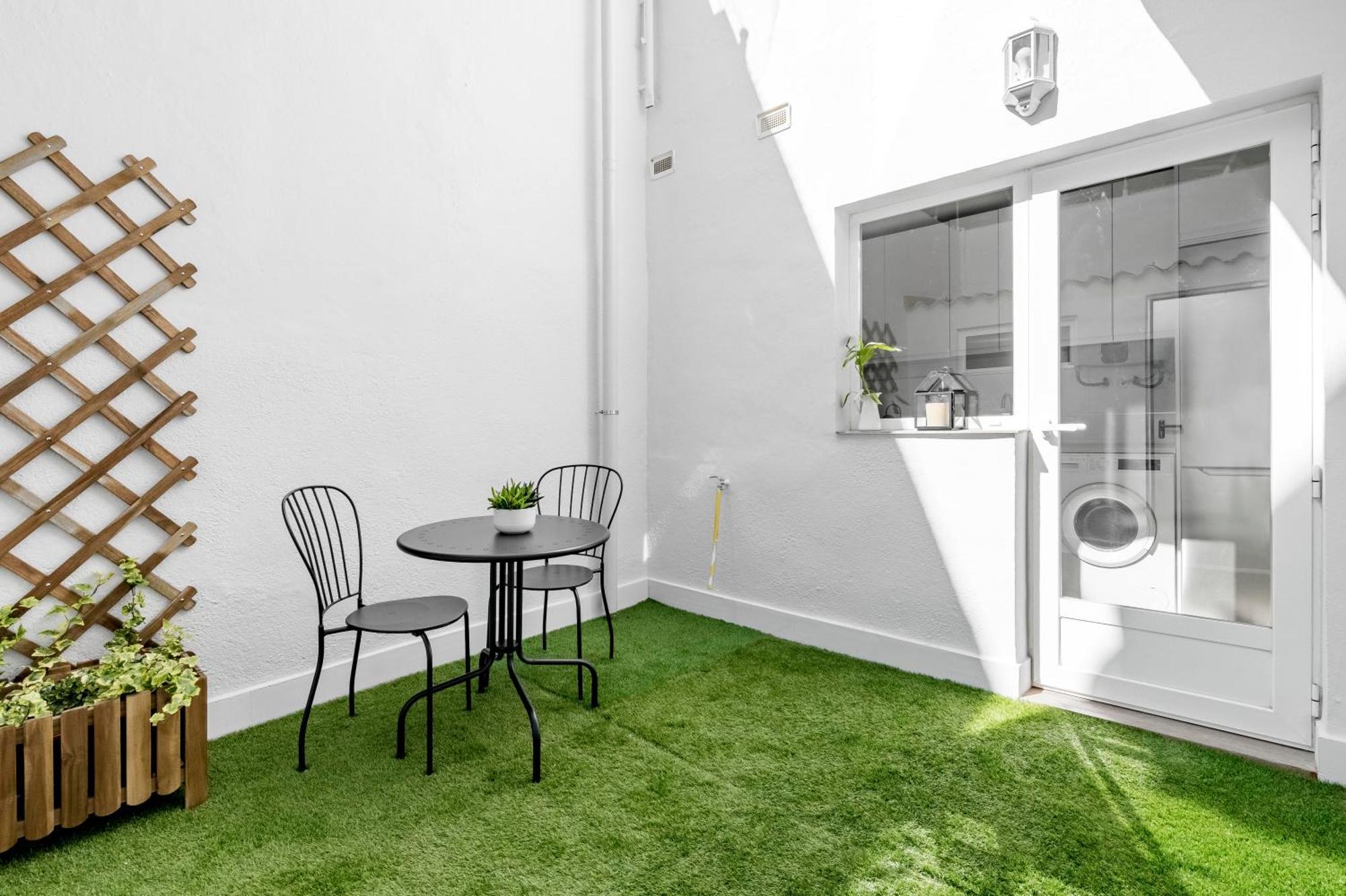 Cozy 2 Bedroom Apartment With Patio مدريد المظهر الخارجي الصورة